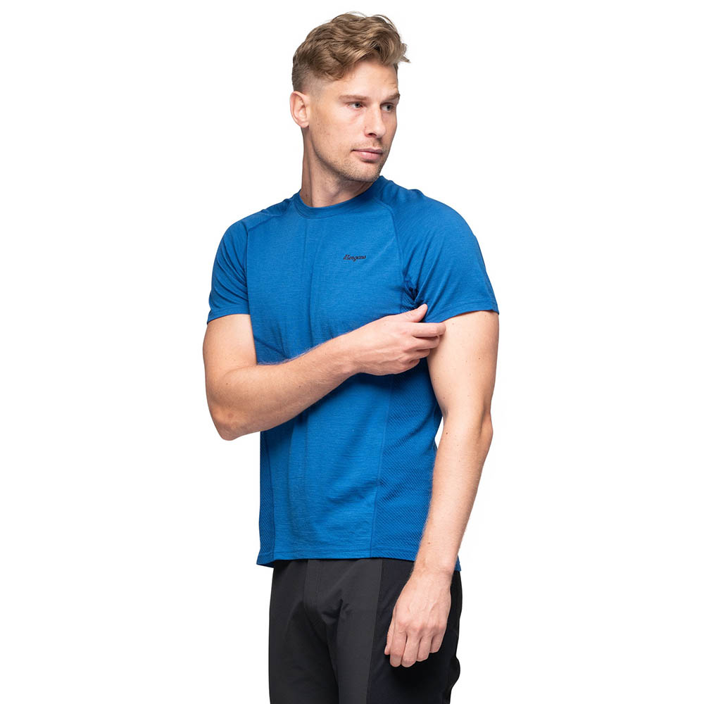 Мъжка тениска от мерино вълна Bergans Inner:Light Tee Dusty Space Blue - ултралек базов слой термобельо