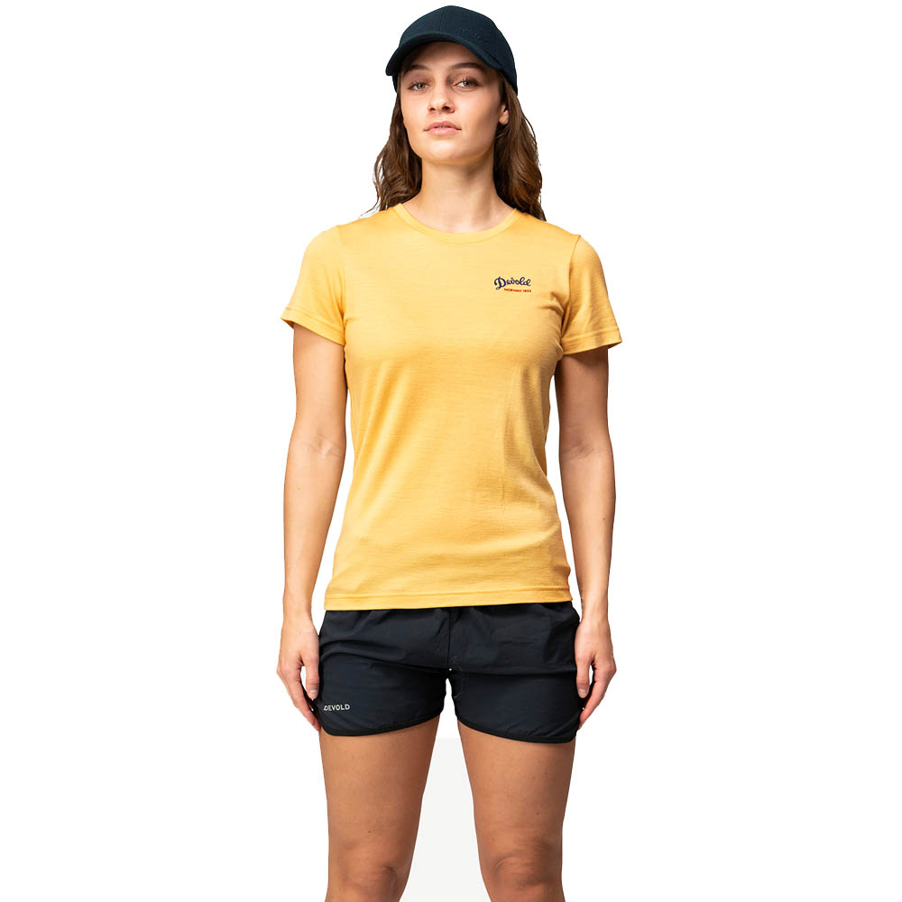 Дамска тениска от мерино вълнa Devold Classic Script Tee Woman Honey - 100% мерино вълна за всеки сезон