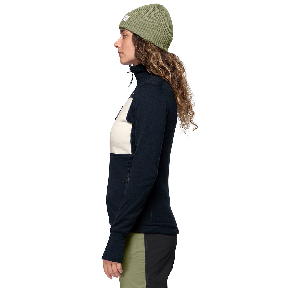 Дамско вълненo яке Devold Egga Grid Merino Jacket Woman Ink Offwhite I CampingRocks - отстрани