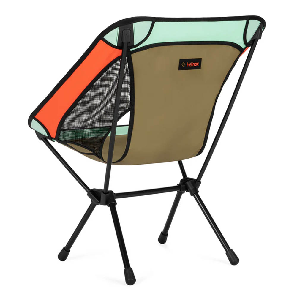 Туристически сглобяем стол Helinox Chair One (re) Mint Multi Block - един от най-леките и компактни сгъваеми столове в света