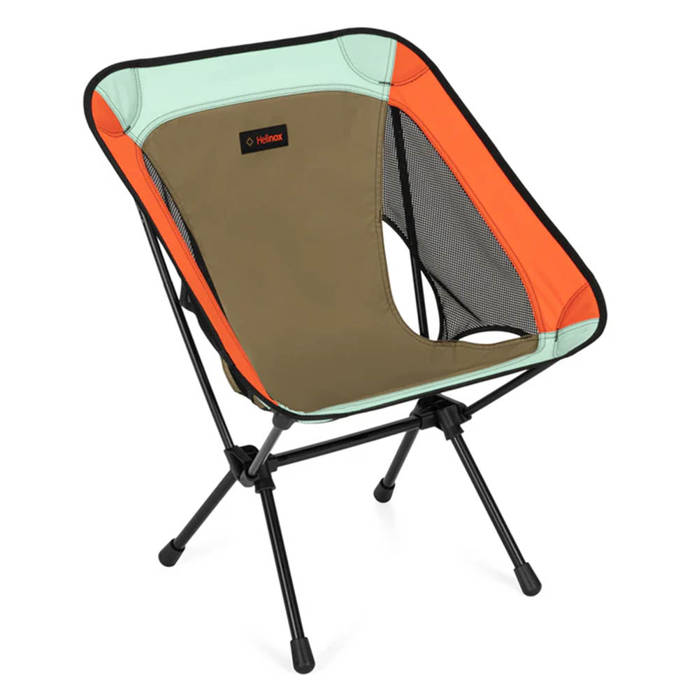 Туристически сглобяем стол Helinox Chair One (re) Mint Multi Block - един от най-леките и компактни сгъваеми столове в света